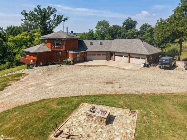 2764 D Avenue, Garwin, IA 50632