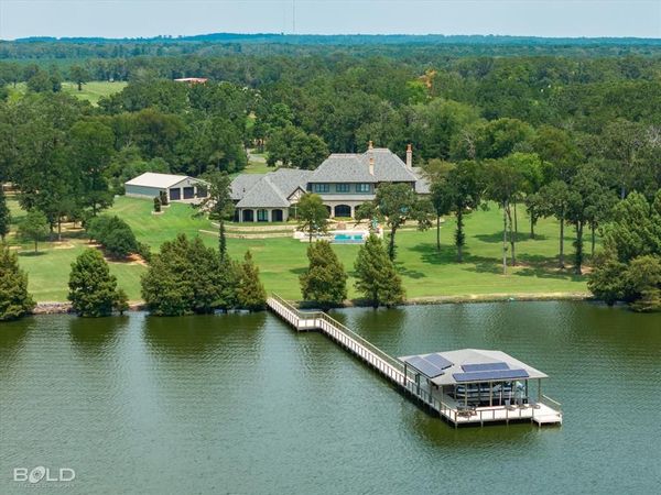 6731 N Lakeshore Drive, Shreveport, LA 71107
