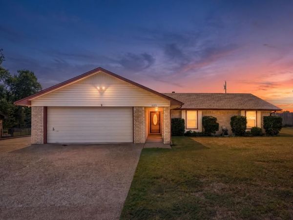 605 Angel Fire Drive , Hewitt, TX 76643