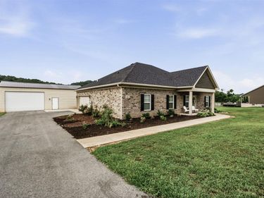 651 Allen Michael Lane , Bowling Green, KY 42101