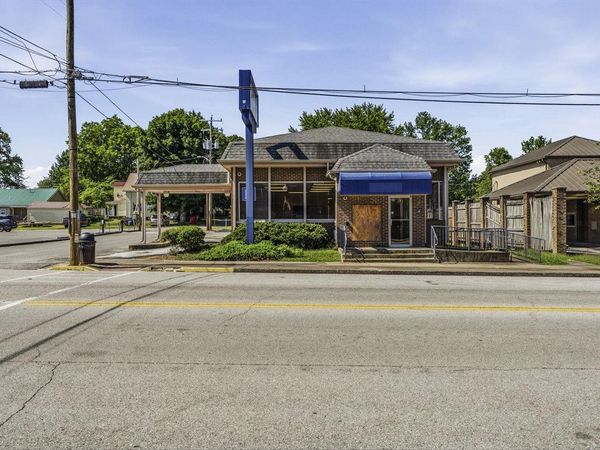 104 Broadway Street , Cave City, KY 42127