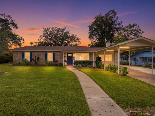 228 S PONTON ST, Gonzales, TX 78629