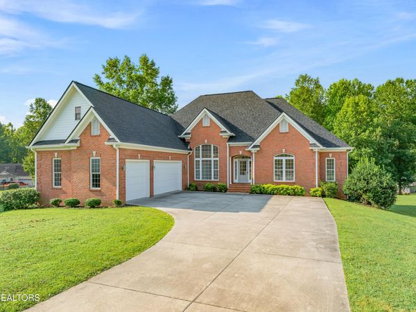 267 Paradise Lane, Jacksboro, TN 37757