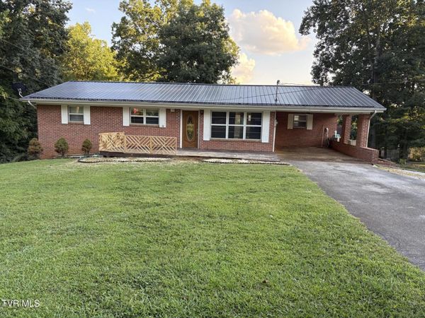 15 Wilson Street, Mosheim, TN 37818