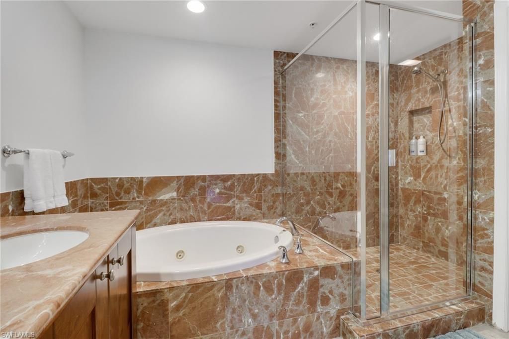 985 Sandpiper St , Unit I204, Naples, FL 34102 Photo