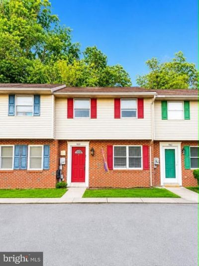 9105 JOYCE, HUMMELSTOWN, PA 17036