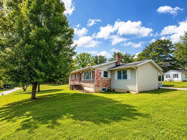 67 Clarkson LN , Millboro, VA 24460