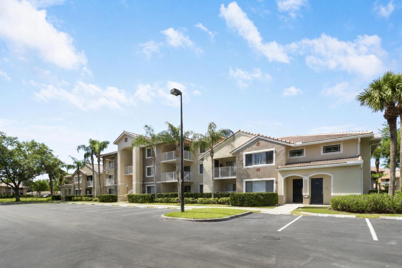 121 SW Palm Drive, Unit 104, Port Saint Lucie, FL 34986 Photo