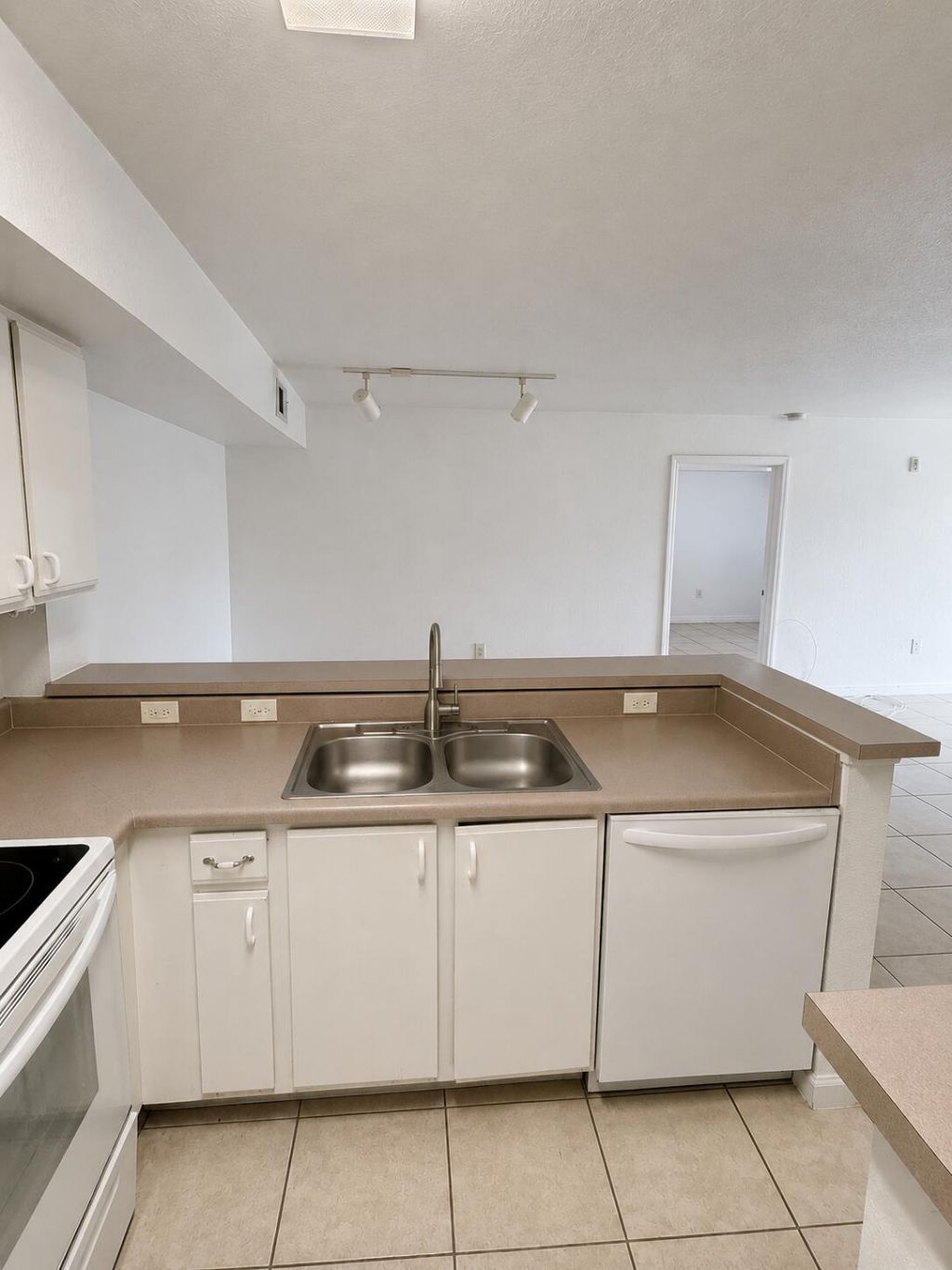 121 SW Palm Drive, Unit 104, Port Saint Lucie, FL 34986 Photo