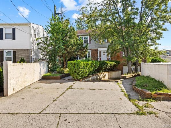 251 Perkins Avenue , Oceanside, NY 11572