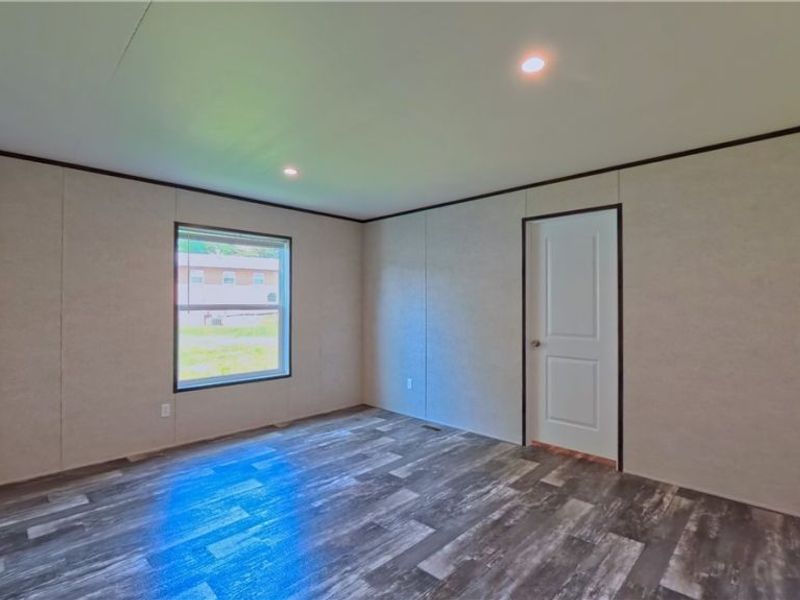 1006 south park circle, Brookfield, OH 44403 Photo 9