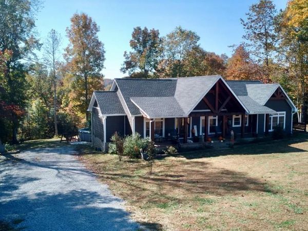 2205 North Lick Creek Rd, Byrdstown, TN 38549