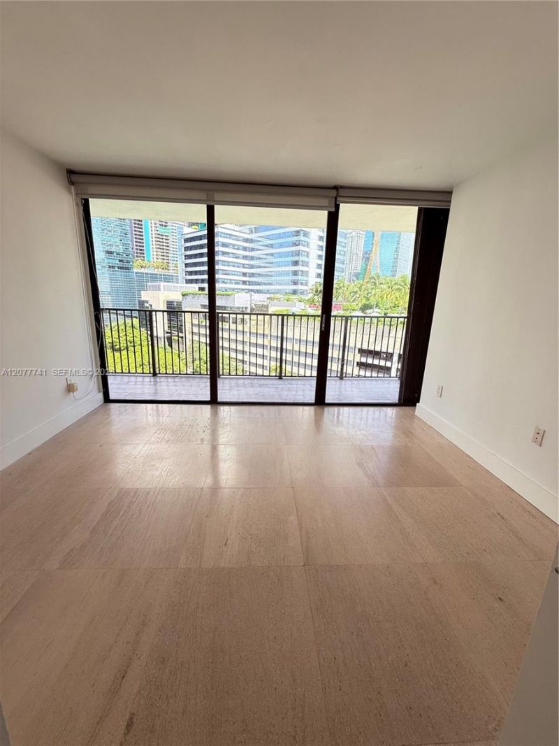 1450 Brickell Bay Dr, Unit 1015, Miami, FL 33131 Photo