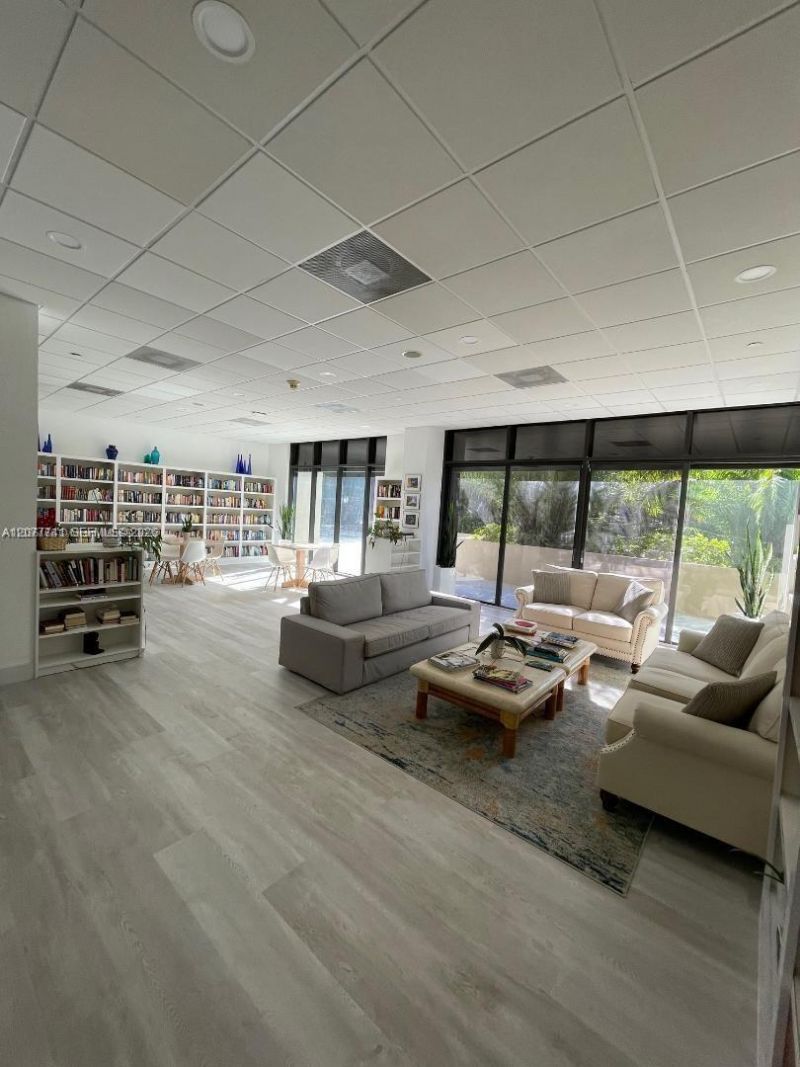 1450 Brickell Bay Dr, Unit 1015, Miami, FL 33131 Photo