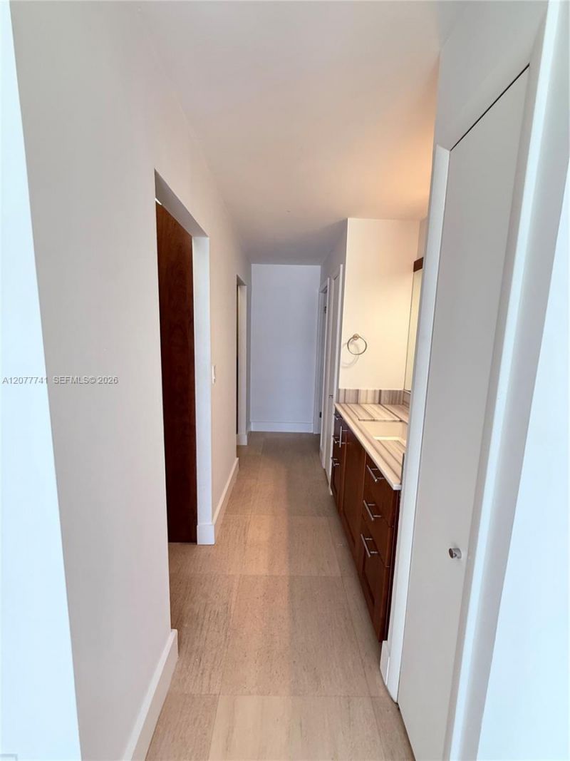 1450 Brickell Bay Dr, Unit 1015, Miami, FL 33131 Photo