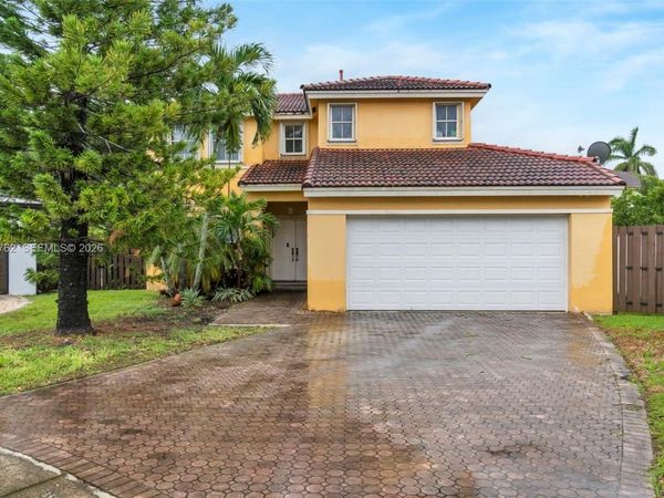 8554 SW 163rd Pl , Miami, FL 33193