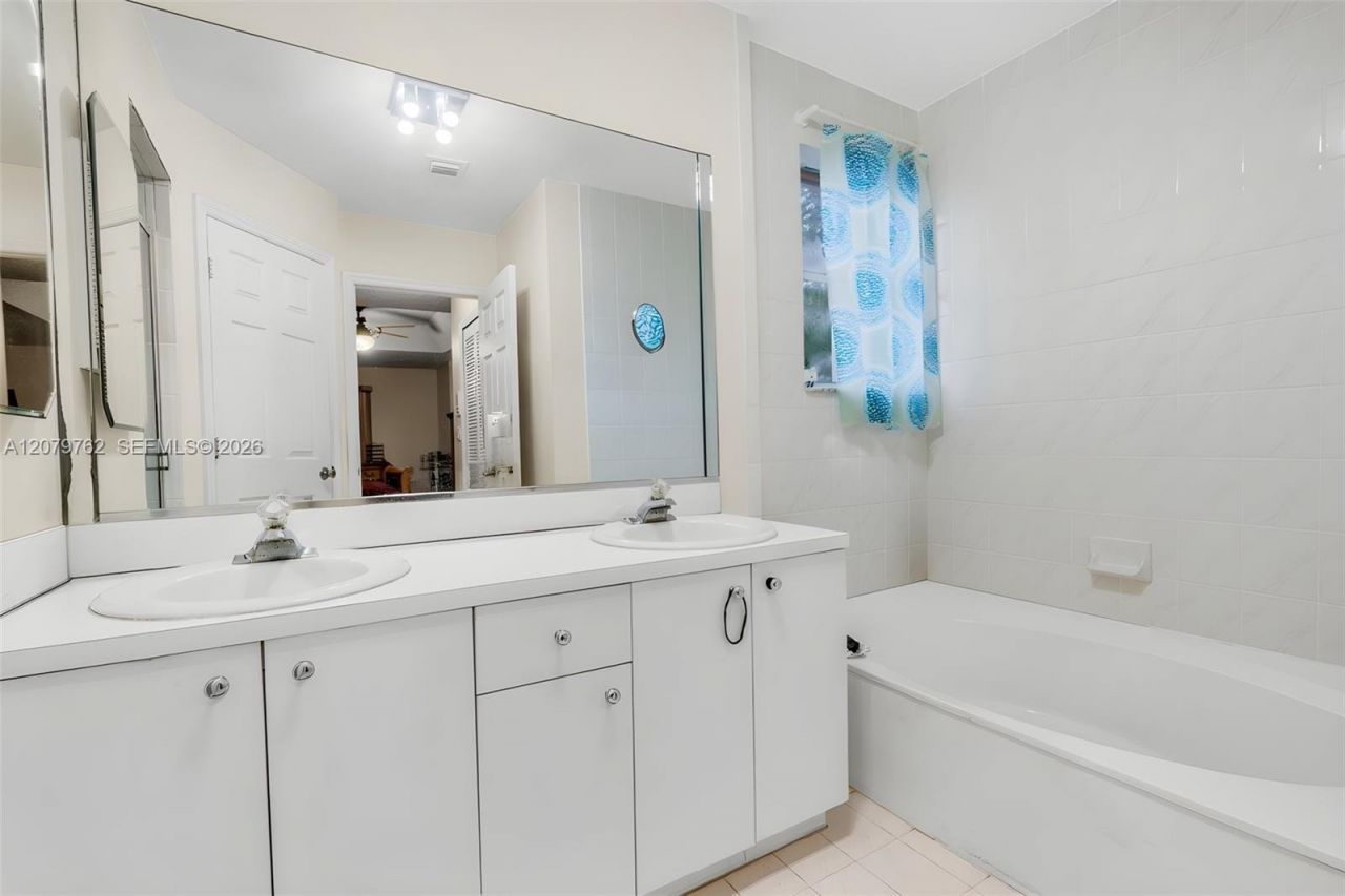 8554 SW 163rd Pl , Miami, FL 33193 Photo