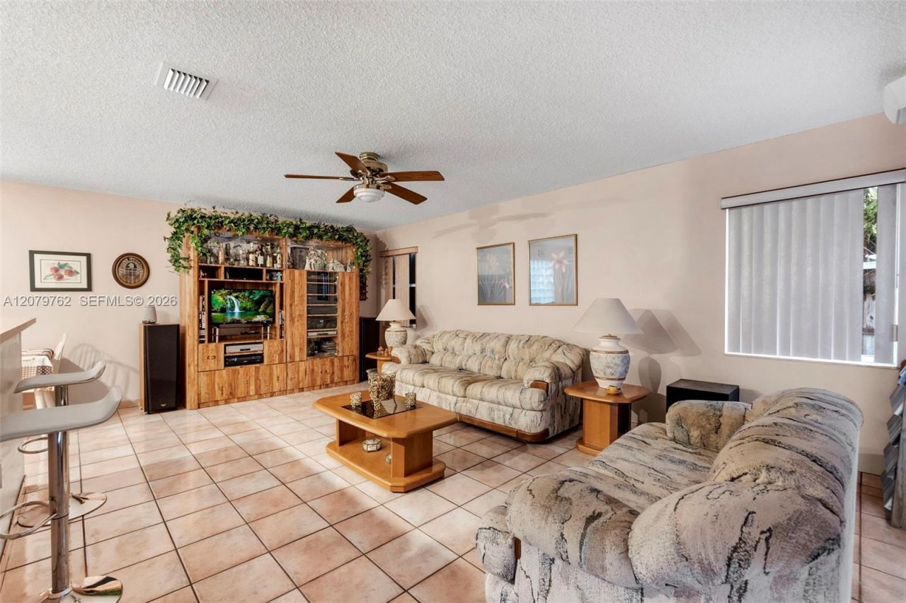 8554 SW 163rd Pl , Miami, FL 33193 Photo