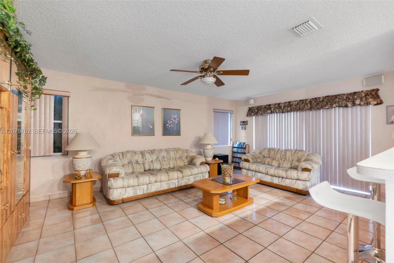 8554 SW 163rd Pl , Miami, FL 33193 Photo