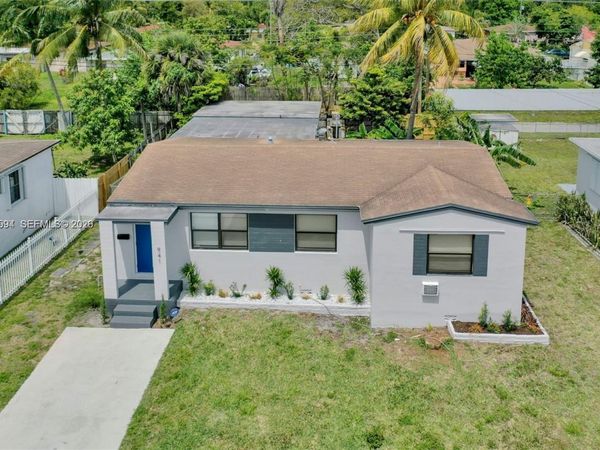941 NE 155th Ter, North Miami Beach, FL 33162