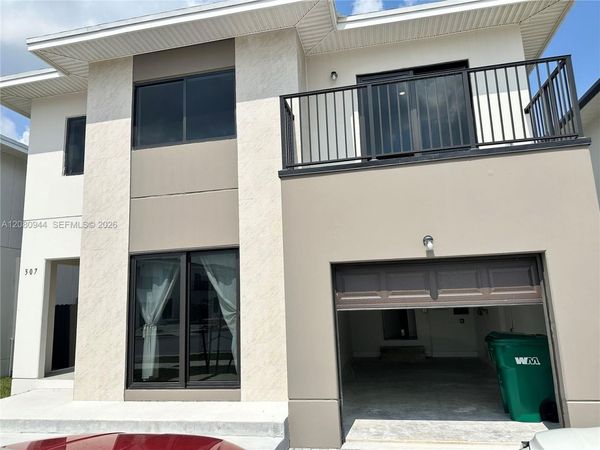 307 NW 13th Pl , Florida City, FL 33034