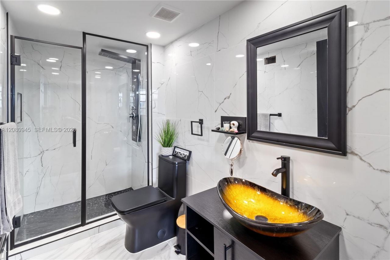 2780 NE 183rd St , Unit 2114, Aventura, FL 33160 Photo
