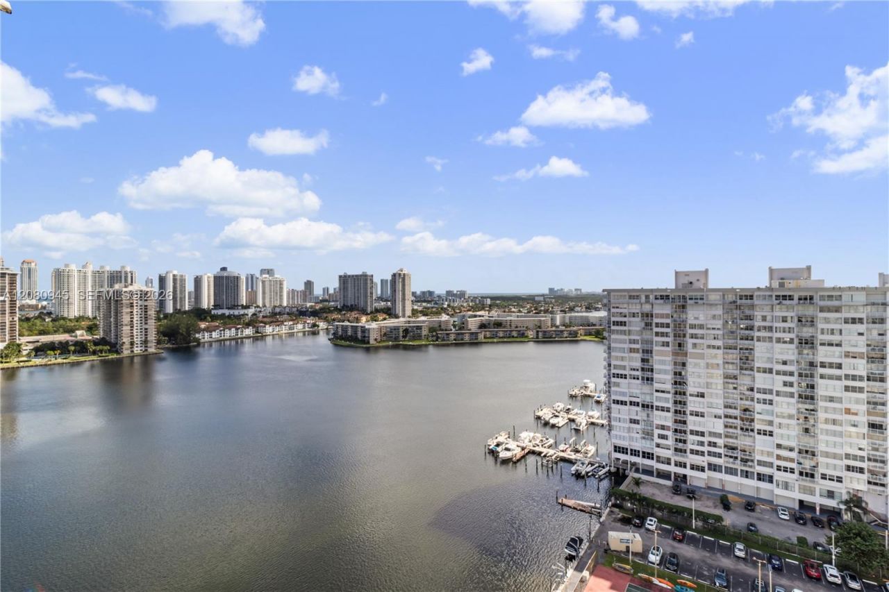 2780 NE 183rd St , Unit 2114, Aventura, FL 33160 Photo