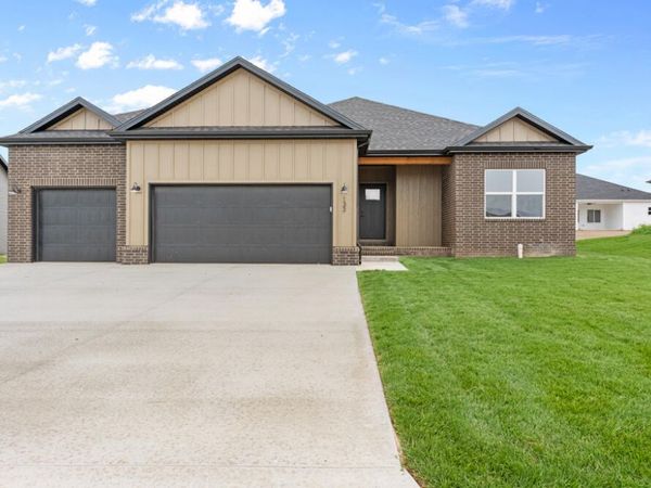 133 E Clayton Lane , Republic, MO 65738