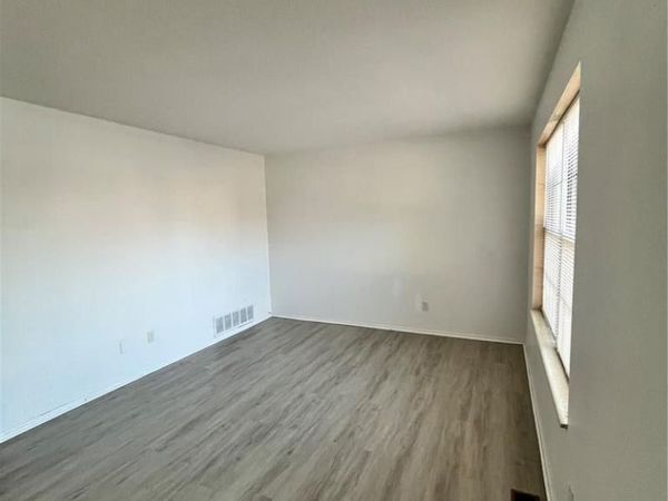 8820 Santa Bella Drive, Hazelwood, MO 63042