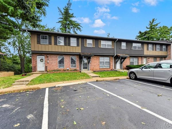8820 Santa Bella Drive, Hazelwood, MO 63042