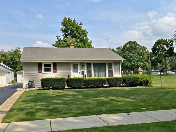 225 N 2nd Avenue , Villa Park, IL 60181