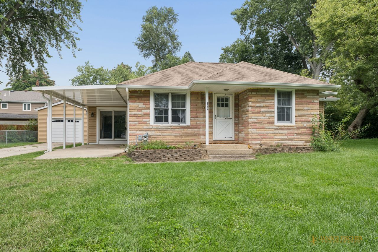 7304 Hiawatha Drive, Wonder Lake, IL 60097 Main Photo