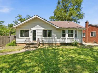 28640 Oakwood Street , Inkster, Mi 48141