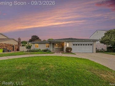 39316 Twenlow Drive, Clinton Township, Mi 48038