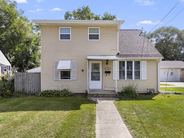 527 GRAND Avenue, LOVES PARK, IL 61111