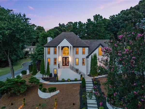 762 Bedford Oaks Drive , Marietta, GA 30068