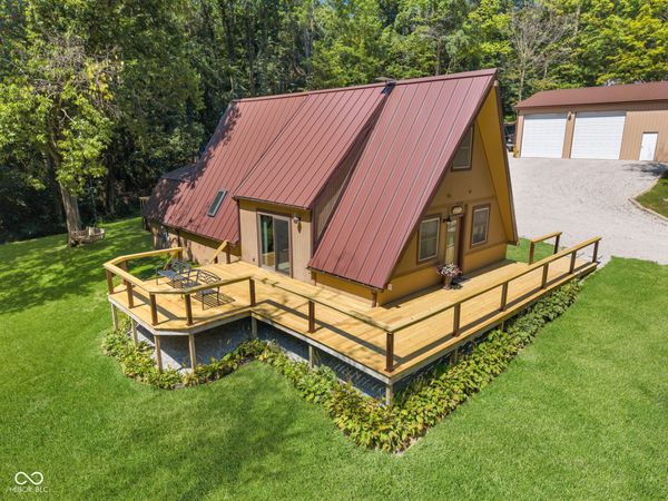 5432 W Whittier Drive , Knightstown, IN 46148