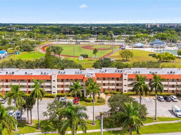 7891 N Sunrise Lakes Dr , Unit 305, Sunrise, FL 33322
