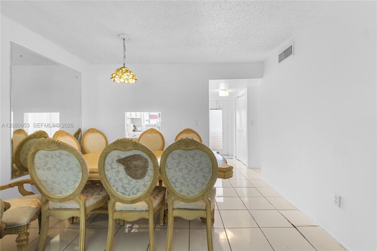 7891 N Sunrise Lakes Dr , Unit 305, Sunrise, FL 33322 Photo
