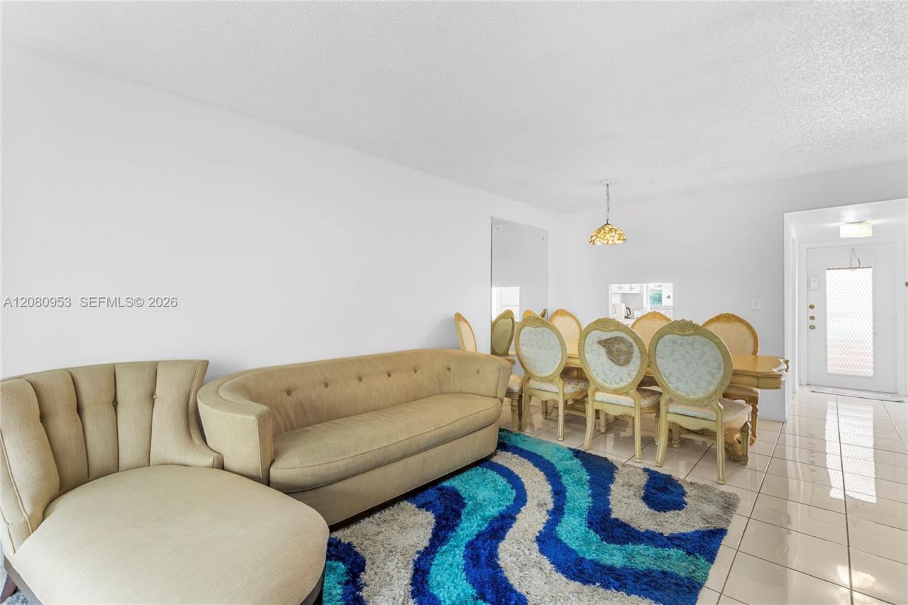 7891 N Sunrise Lakes Dr , Unit 305, Sunrise, FL 33322 Photo
