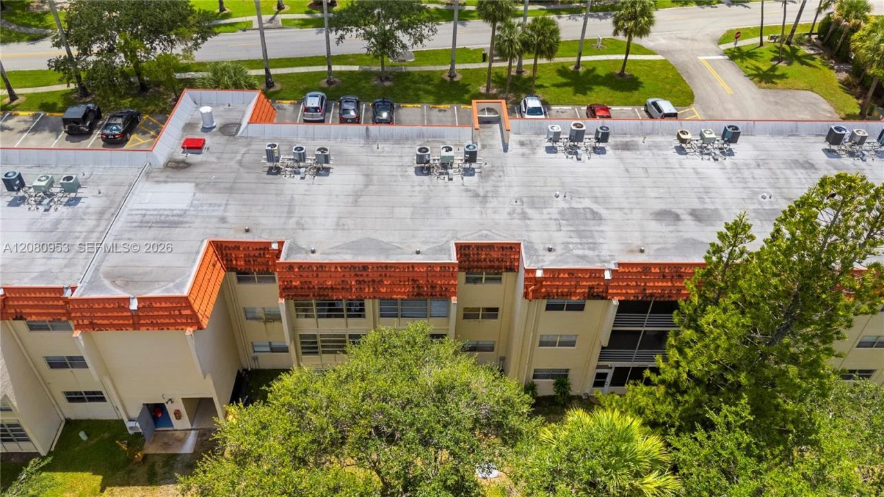 7891 N Sunrise Lakes Dr , Unit 305, Sunrise, FL 33322 Photo