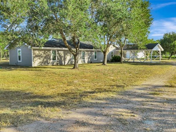 351 Sulphur Estates Rd , Victoria, TX 77905