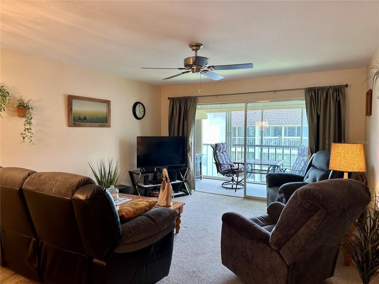 1330 Glen Oaks Drive E, Unit 370D, Sarasota, FL 34232 Photo