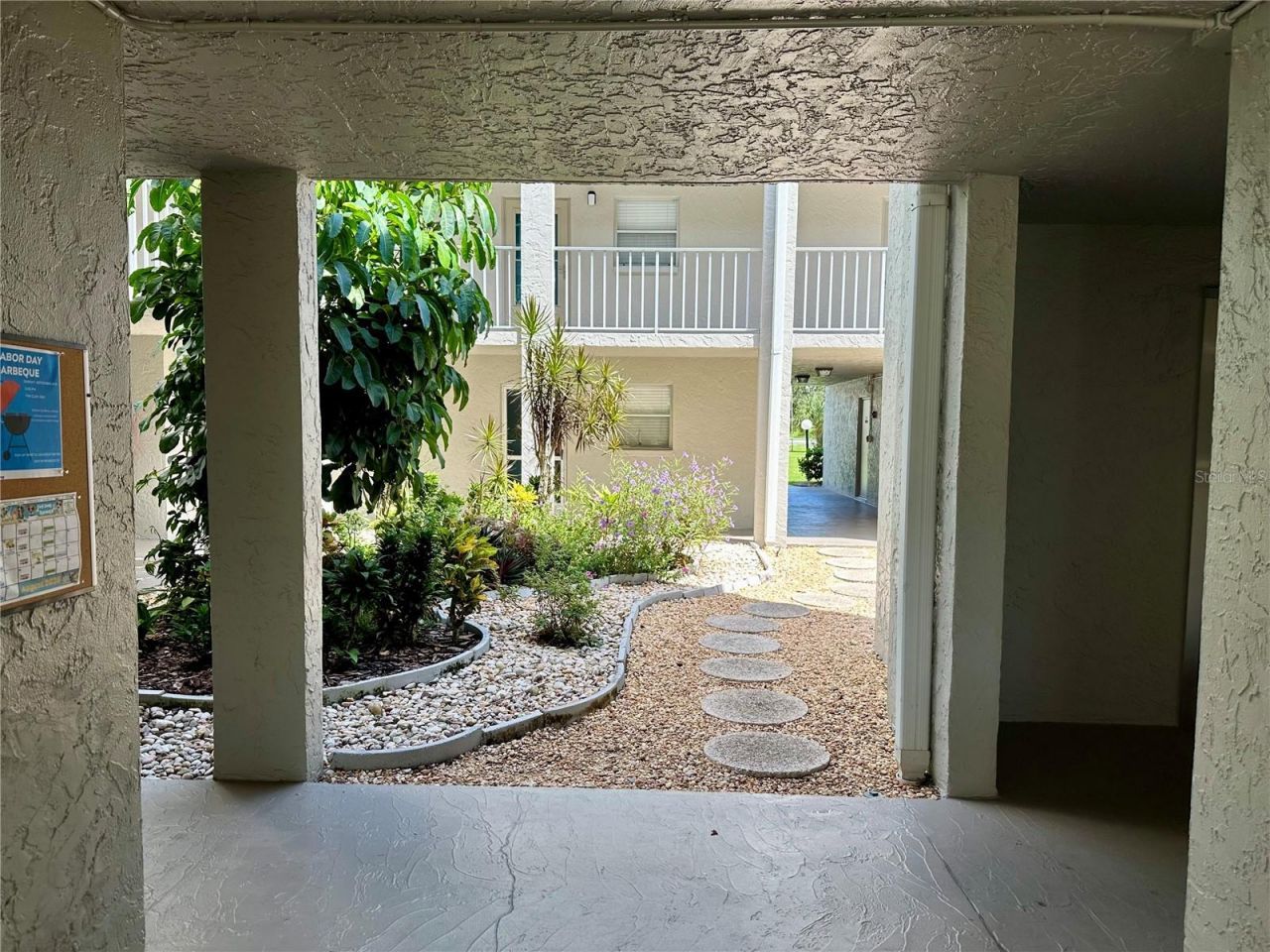 1330 Glen Oaks Drive E, Unit 370D, Sarasota, FL 34232 Photo