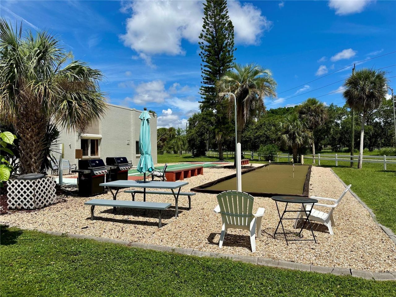 1330 Glen Oaks Drive E, Unit 370D, Sarasota, FL 34232 Photo