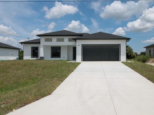 945 COMMODORE STREET , LEHIGH ACRES, FL 33974