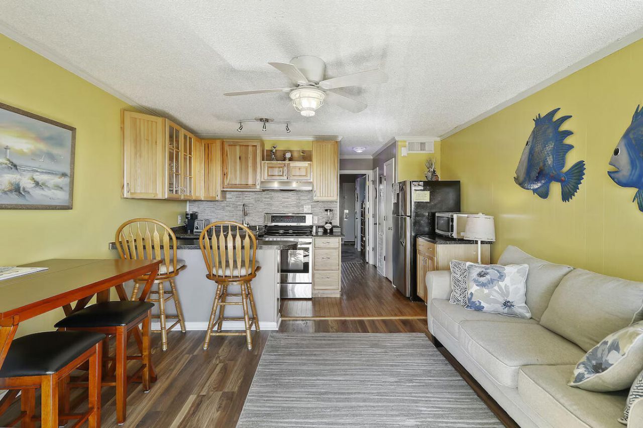 1300 Ocean Boulevard Photo 10