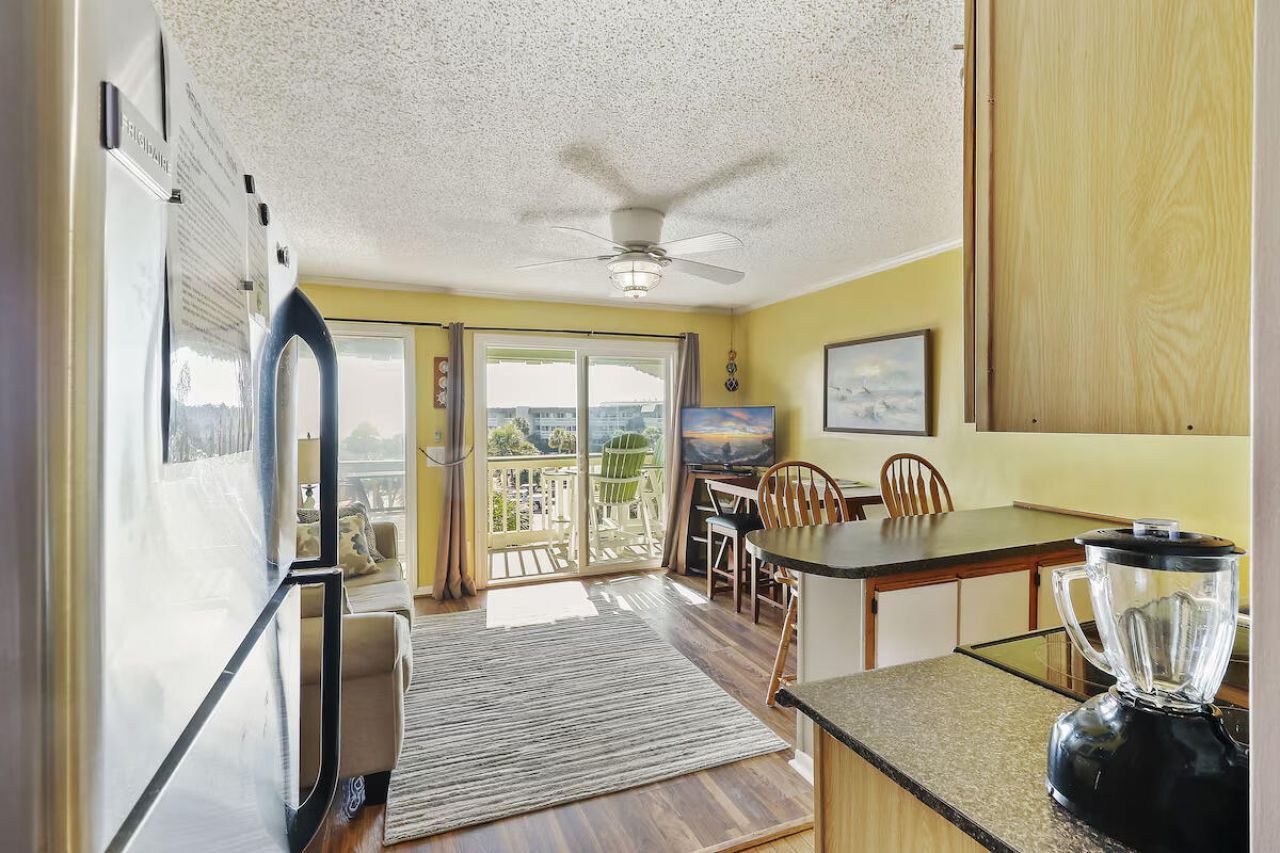 1300 Ocean Boulevard Photo 12