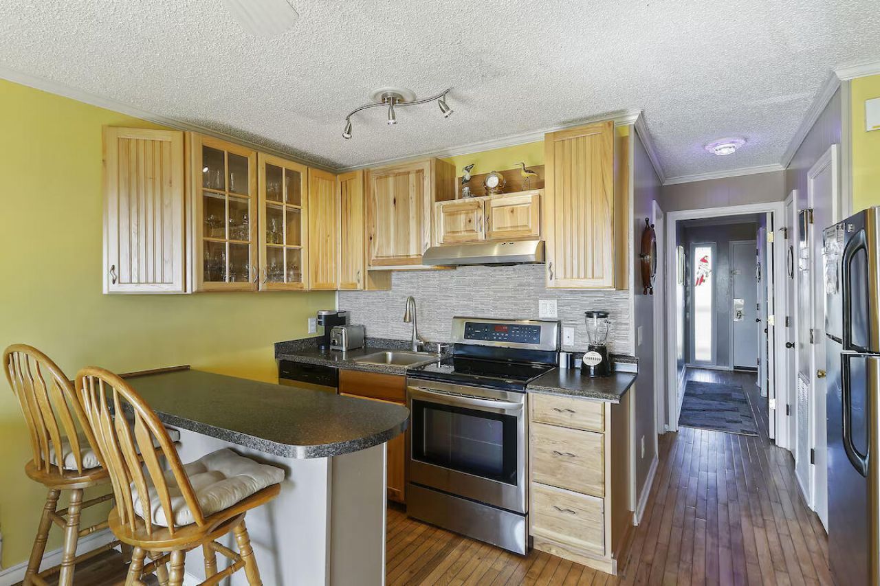 1300 Ocean Boulevard Photo 13