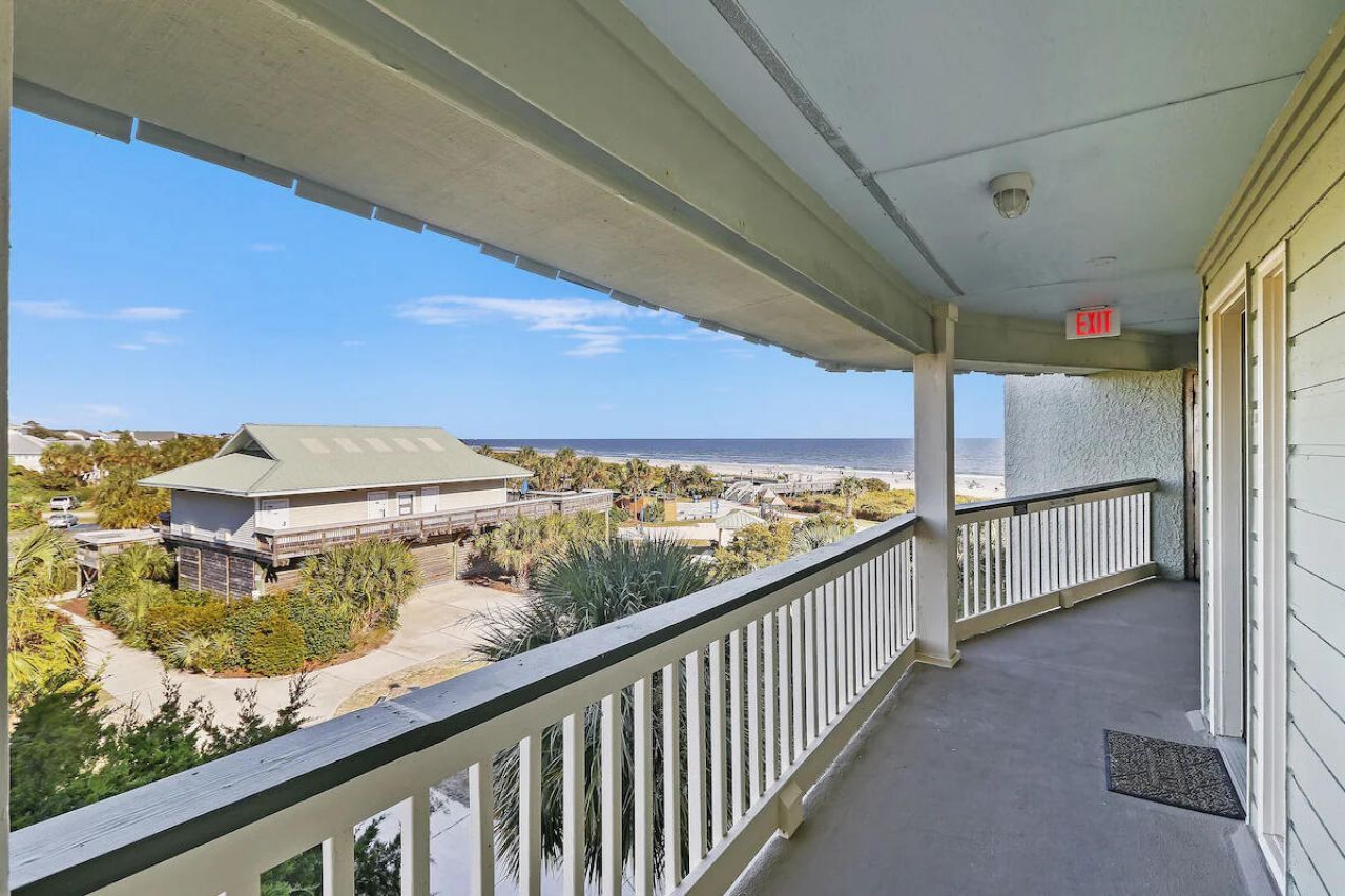 1300 Ocean Boulevard Photo 18